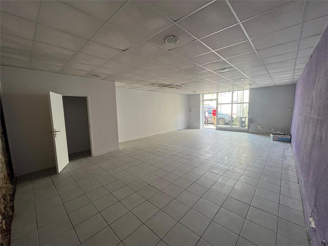 Location local commercial 60.00 m² à MERIGNAC