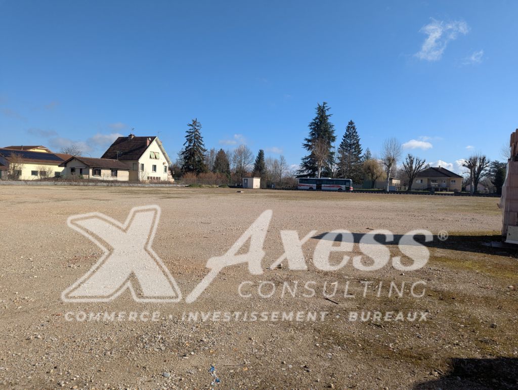 Location terrain 5000 m² à MEZERIAT