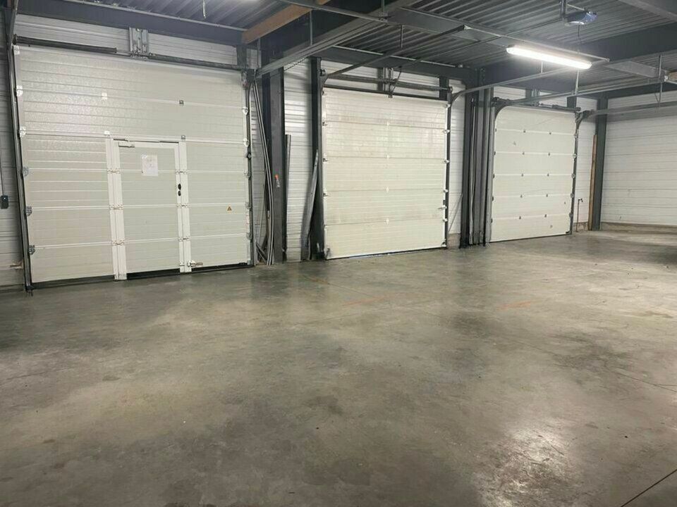 Location local d''activites 346 m² non divisibles
