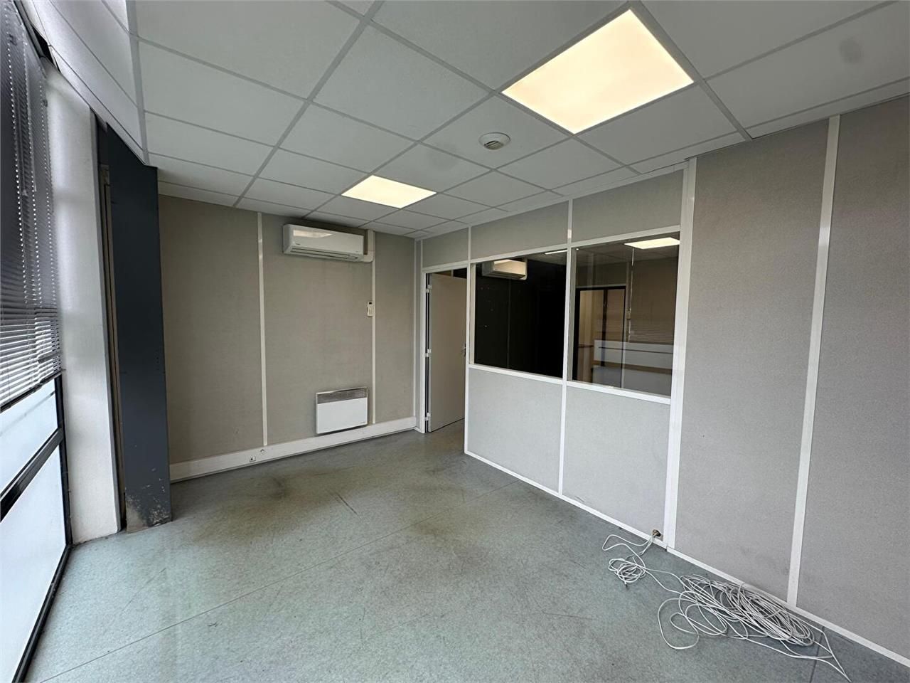 Location local 144.00 m² à BEGLES