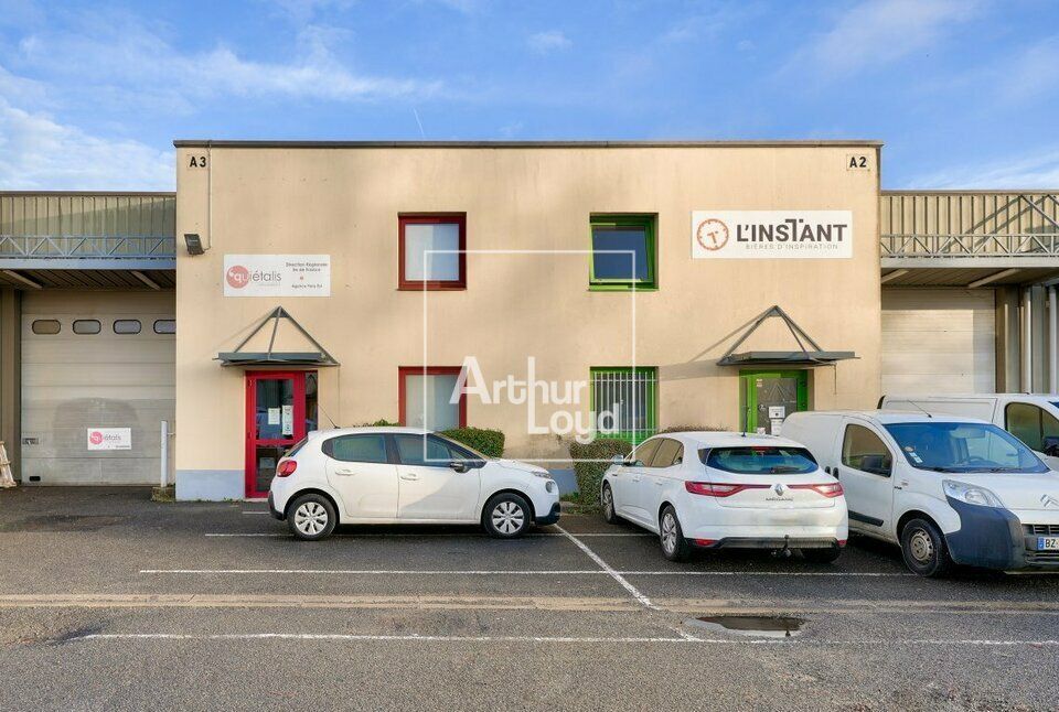 Zone d'activité dynamique, cellule à louer 