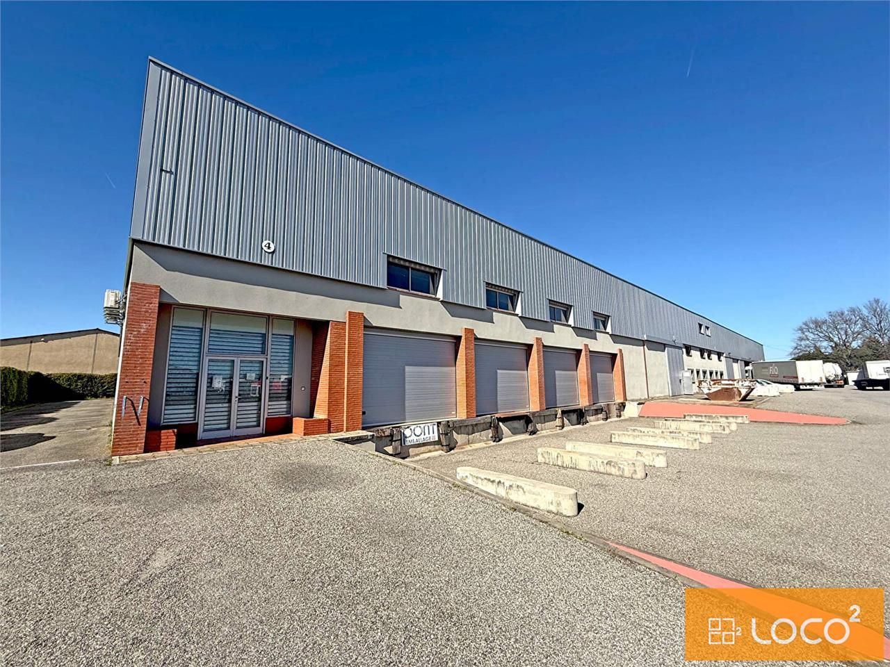 Location local 2840.00 m² à SAINT ALBAN