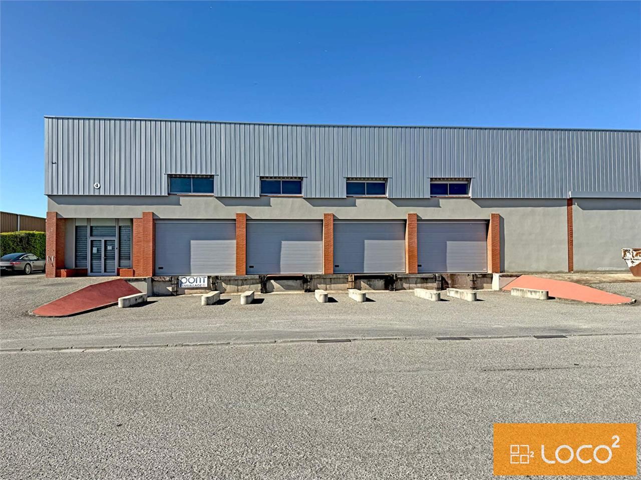 Location local 1290.00 m² à SAINT ALBAN
