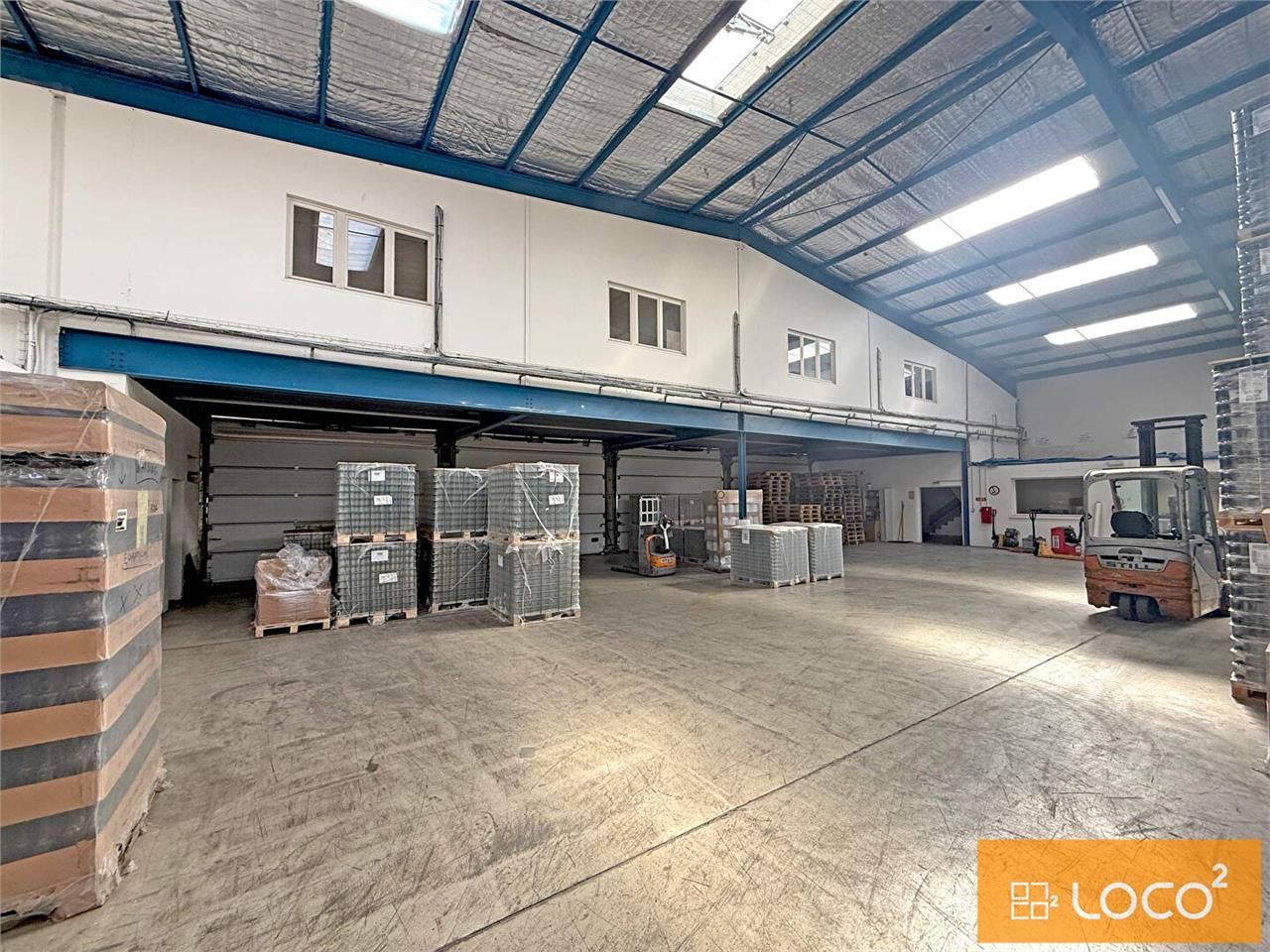 Location local 1290.00 m² à SAINT ALBAN