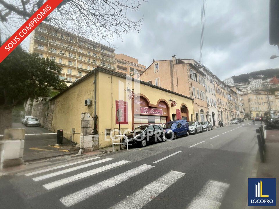 Vente local commercial 245 m² non divisibles