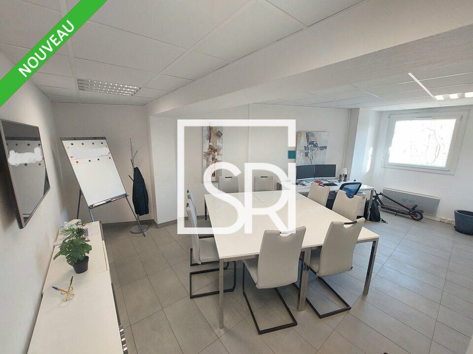 IMMEUBLE DE STANDING - LOCATION BUREAUX 120 m2 - 63000 CLERMONT-FERRAND