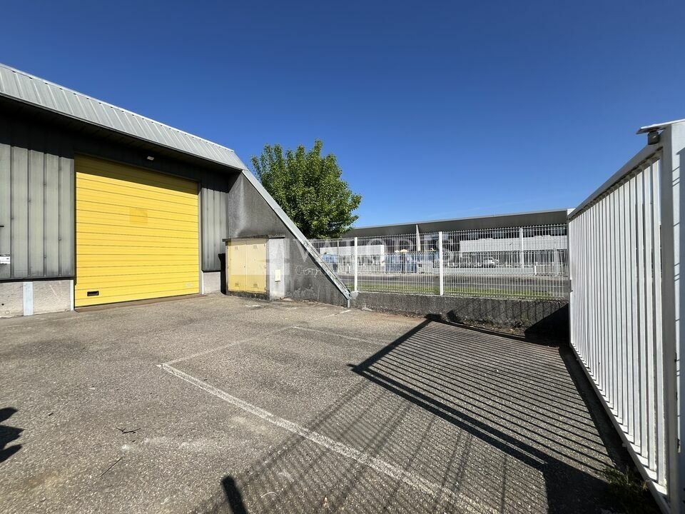 Location local d''activites 271 m² non divisibles
