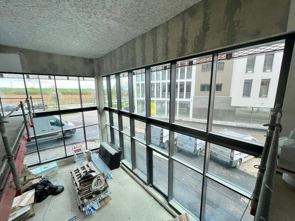 Location local commercial 220.52 m² non divisibles