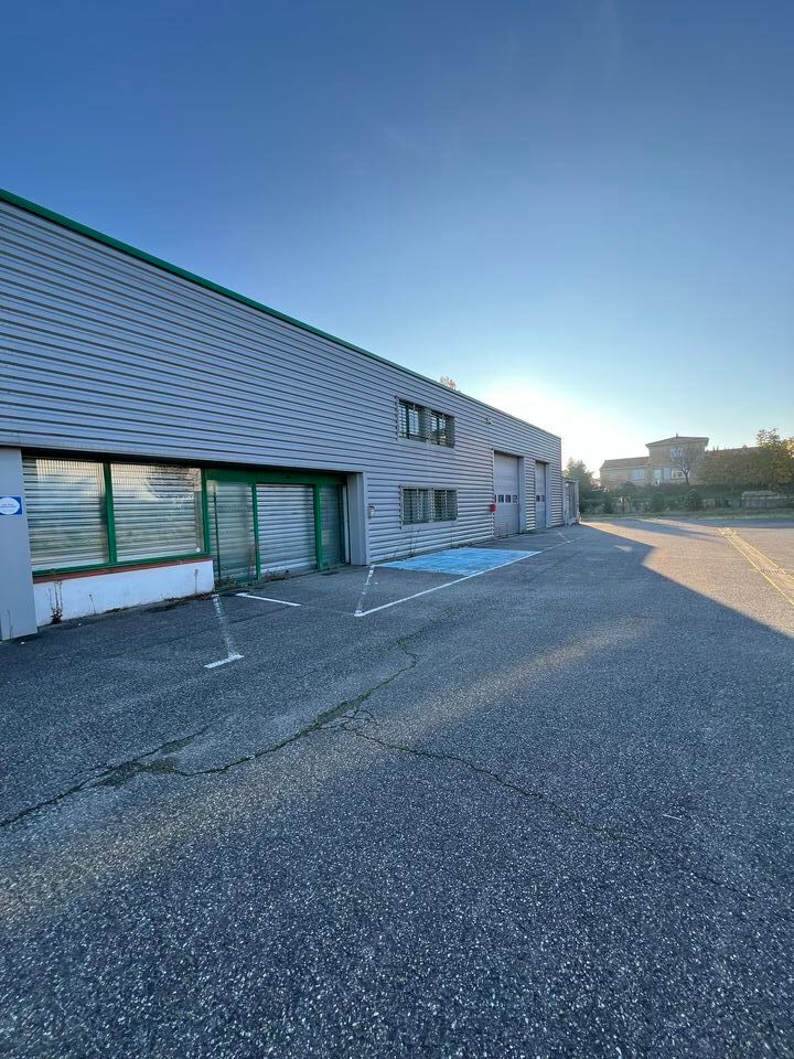 Location entrepot 500 m² non divisibles