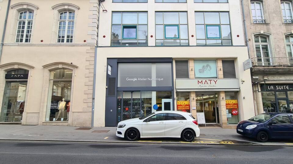 Location local commercial 230 m² non divisibles