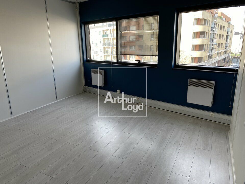 VENTE plusieurs surfaces de bureaux avec parking