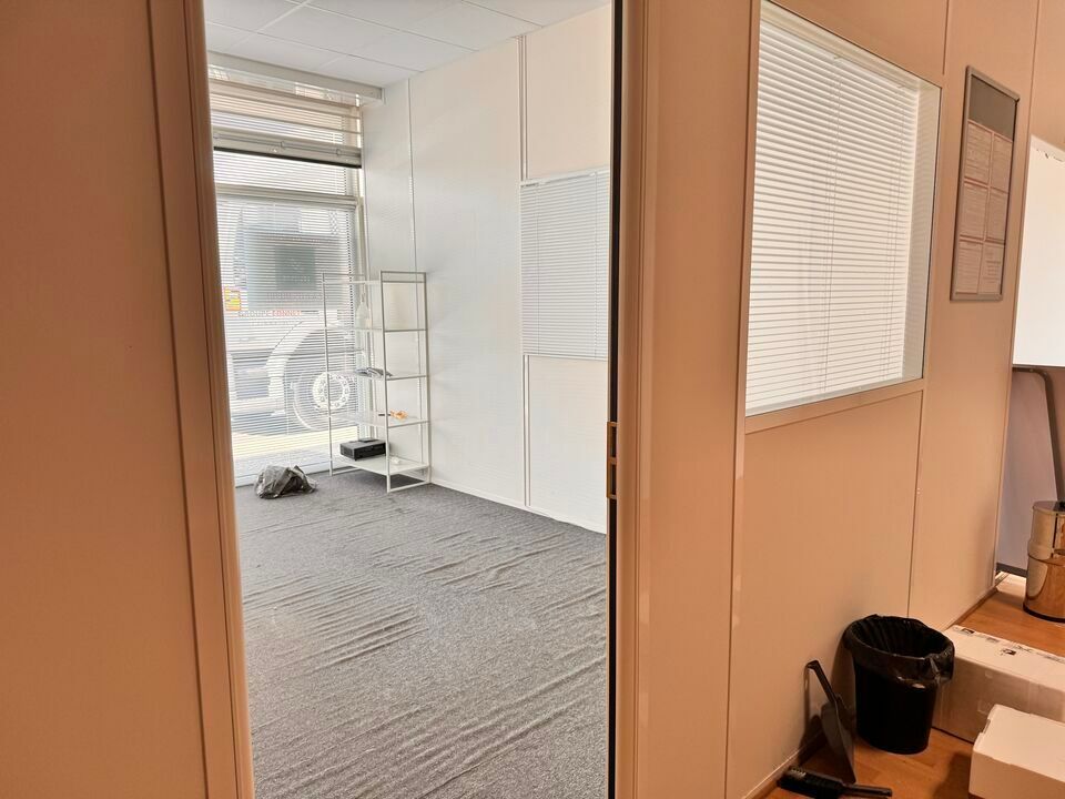 TOURS SUD EST - CHAMBRAY - A LOUER LOCAL DE 302 M² - PARKING COMMUN - IDEAL B2B