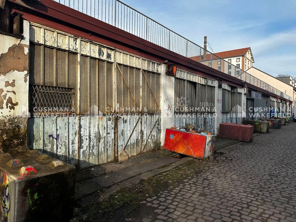 Vente activités 900 m² non divisibles