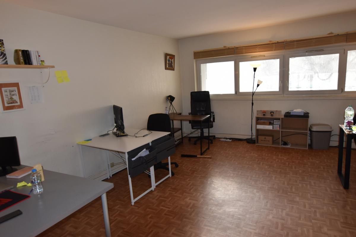 Location bureaux 80 m² non divisibles