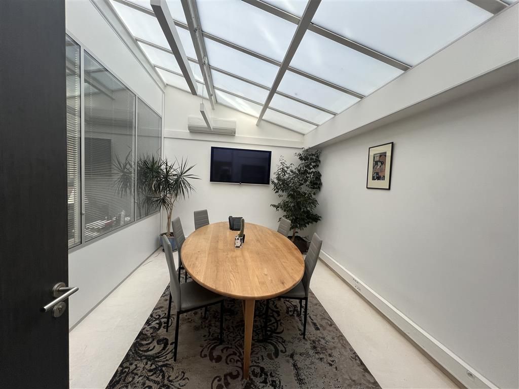 Location local commercial 88 m² divisibles à partir de 88 m²