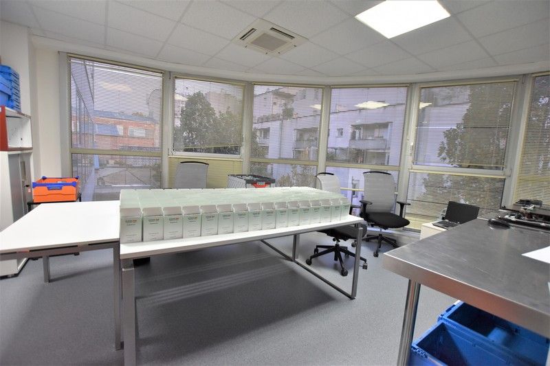 Location entrepôts 217 m² non divisibles