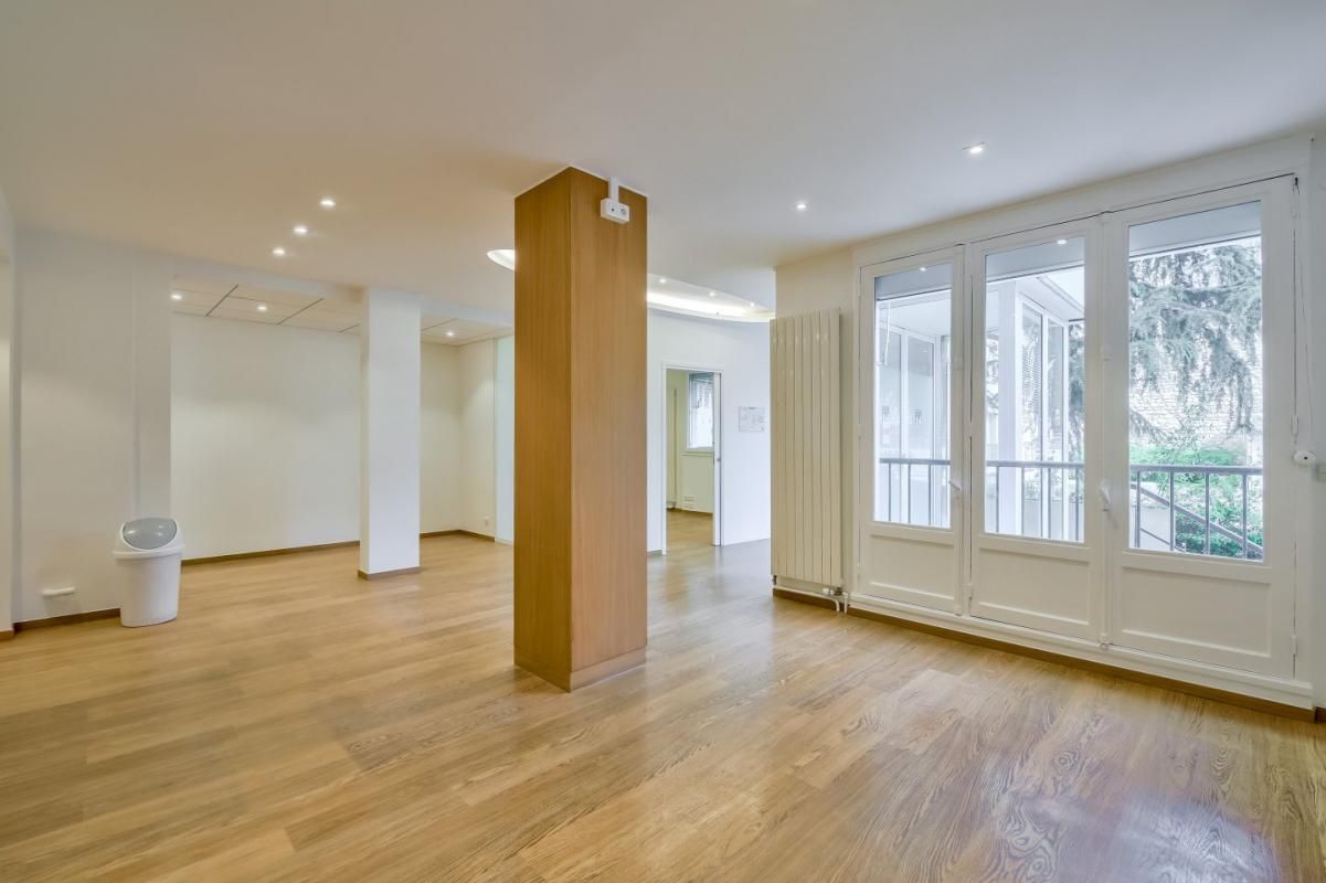 Location bureaux 180 m² non divisibles