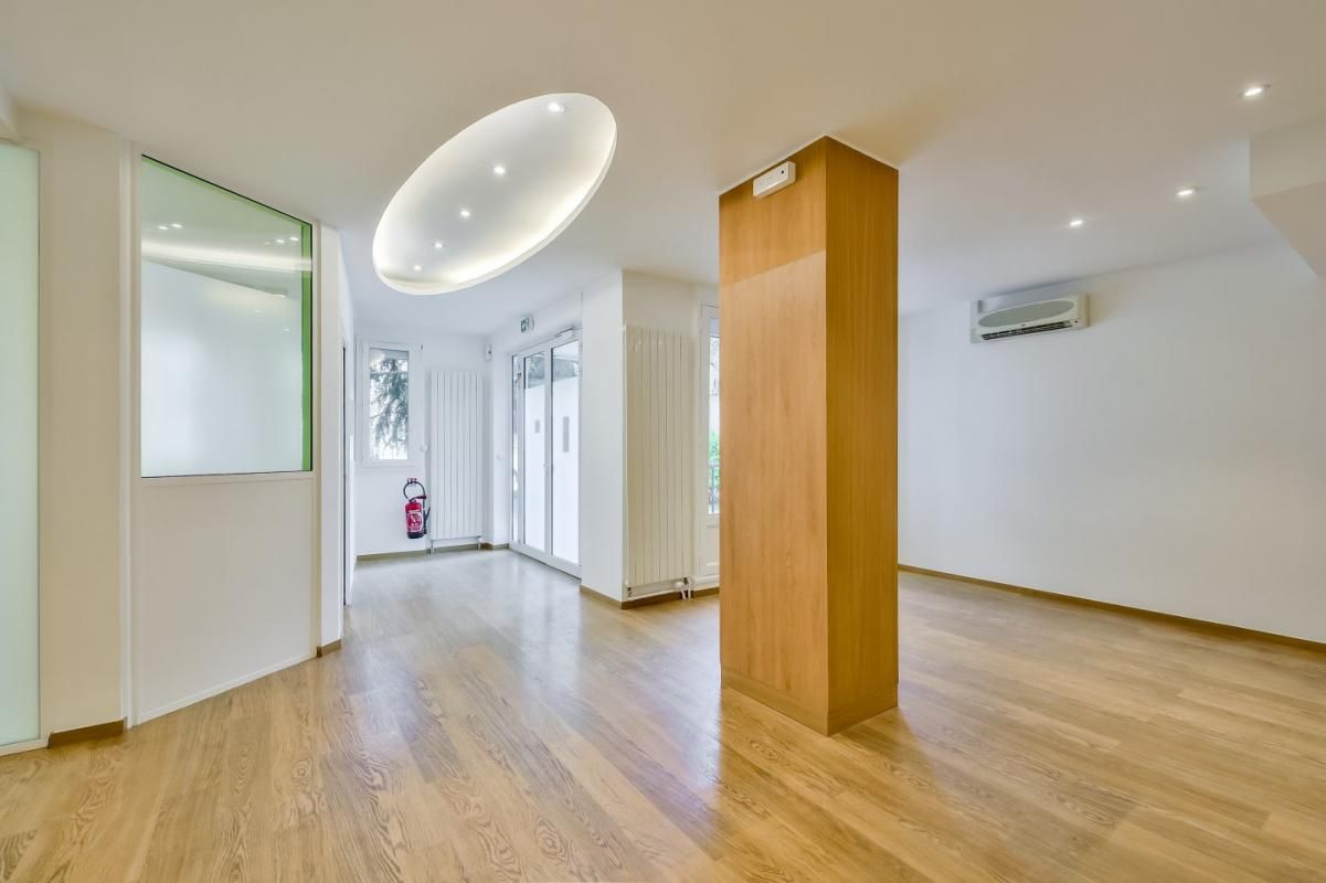 Location bureaux 180 m² non divisibles