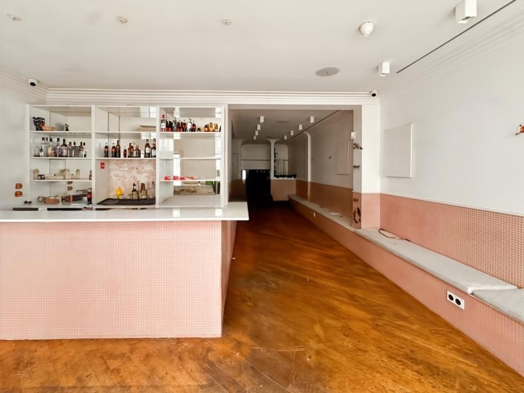 Location local commercial 105 m² non divisibles