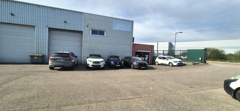 SAINT-APOLLINAIRE  - LOCAL D'ACTIVITES - A  LOUER