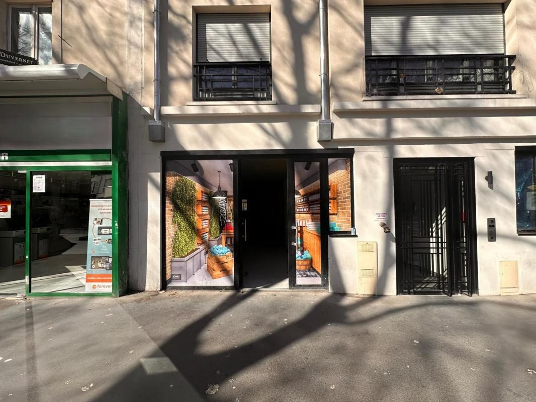 Location local commercial 146 m² non divisibles