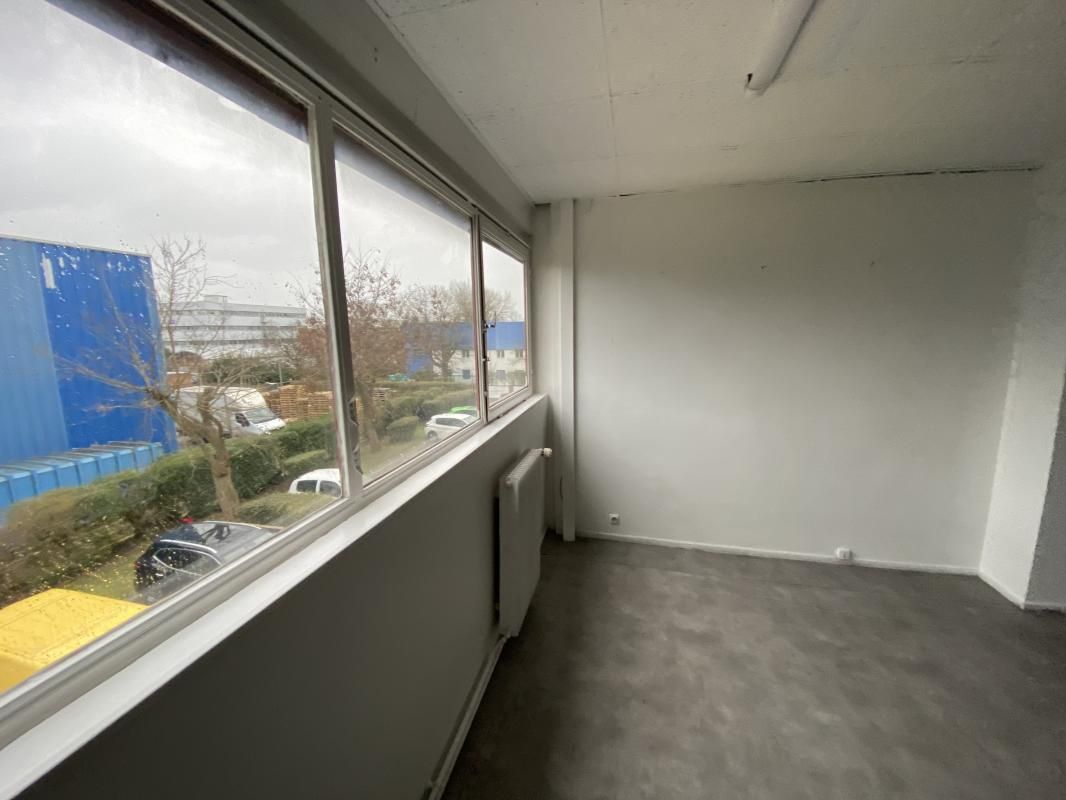 Location entrepôts 373 m² divisibles à partir de 100 m²