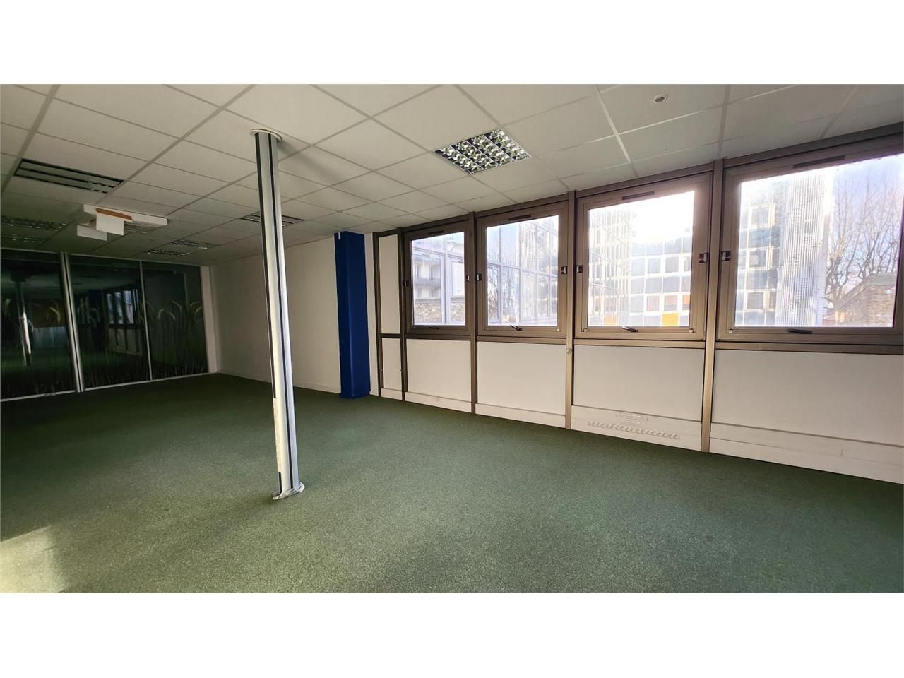 Location bureaux 189 m² non divisibles