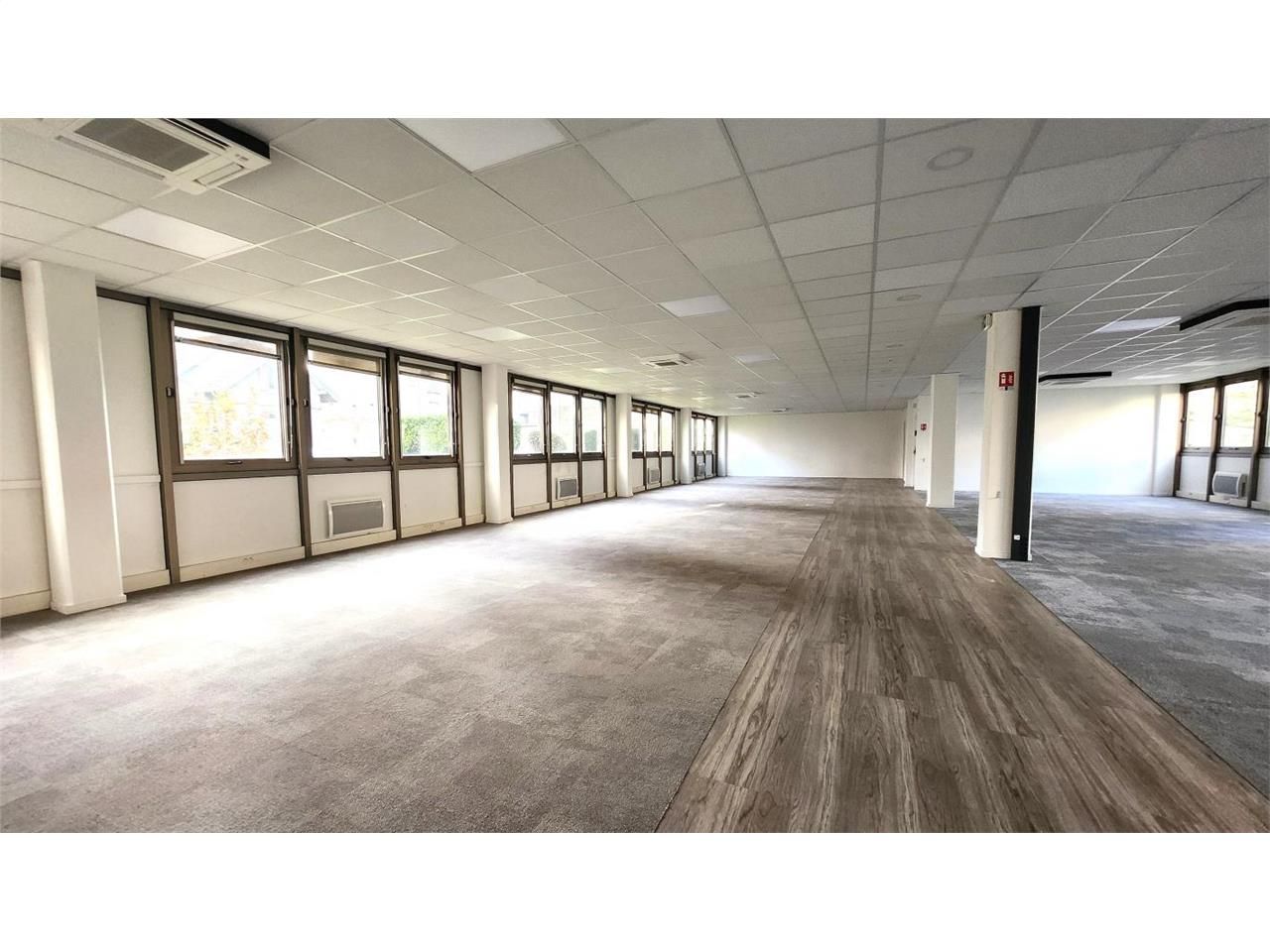 Location bureaux 273 m² non divisibles