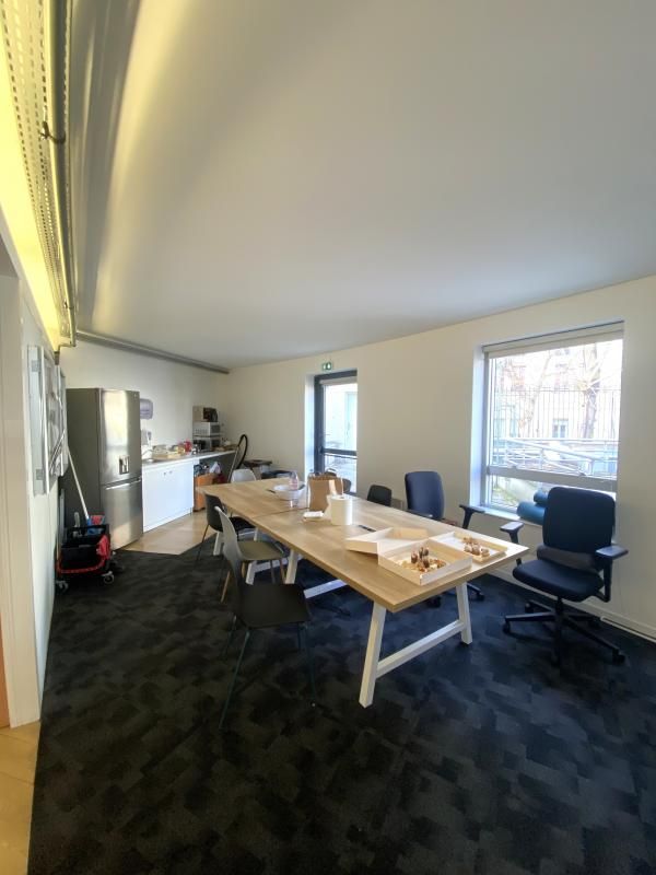Location bureaux 136 m² non divisibles