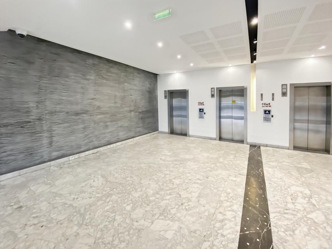 Vente bureaux 299 m² non divisibles