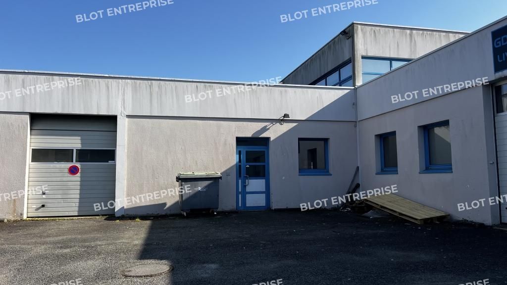Location entrepôts 200 m² non divisibles