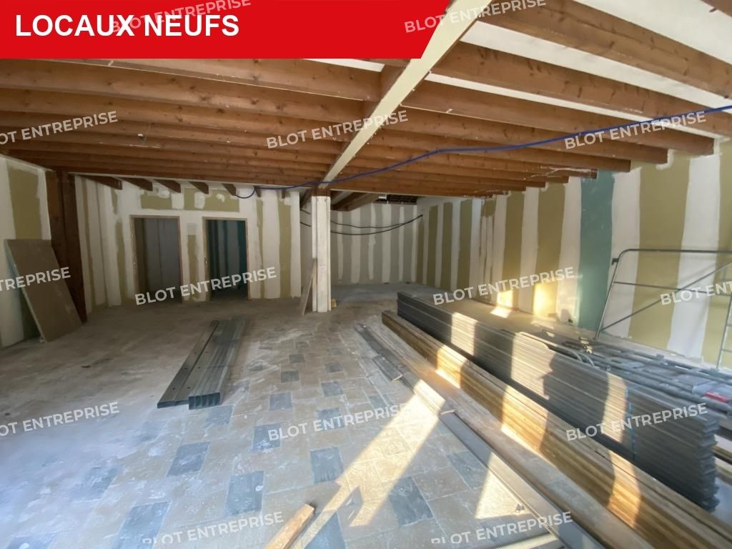 Location entrepôts 223 m² non divisibles
