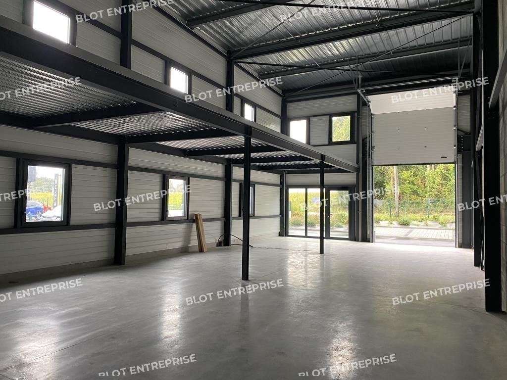 Location entrepôts 265 m² non divisibles