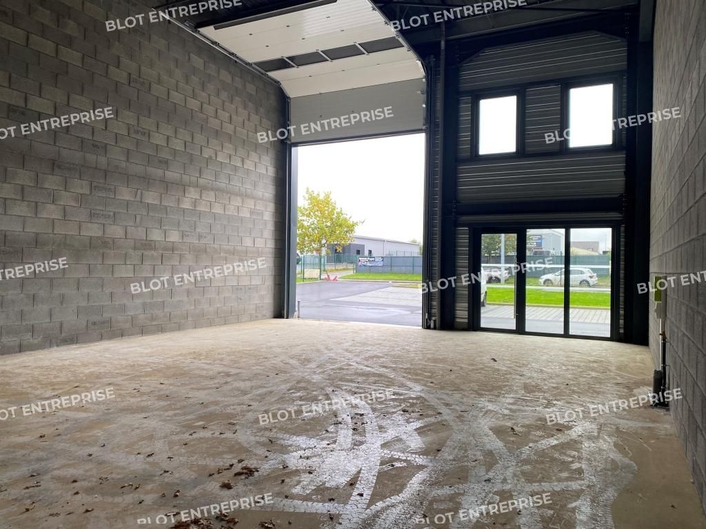 Location entrepôts 187 m² non divisibles