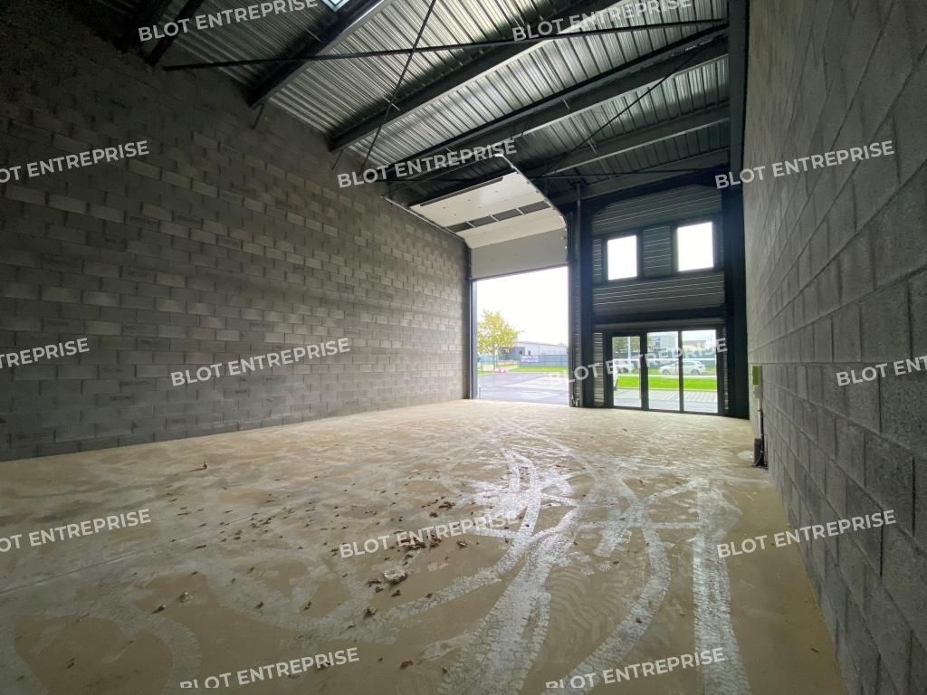 Location entrepôts 187 m² non divisibles