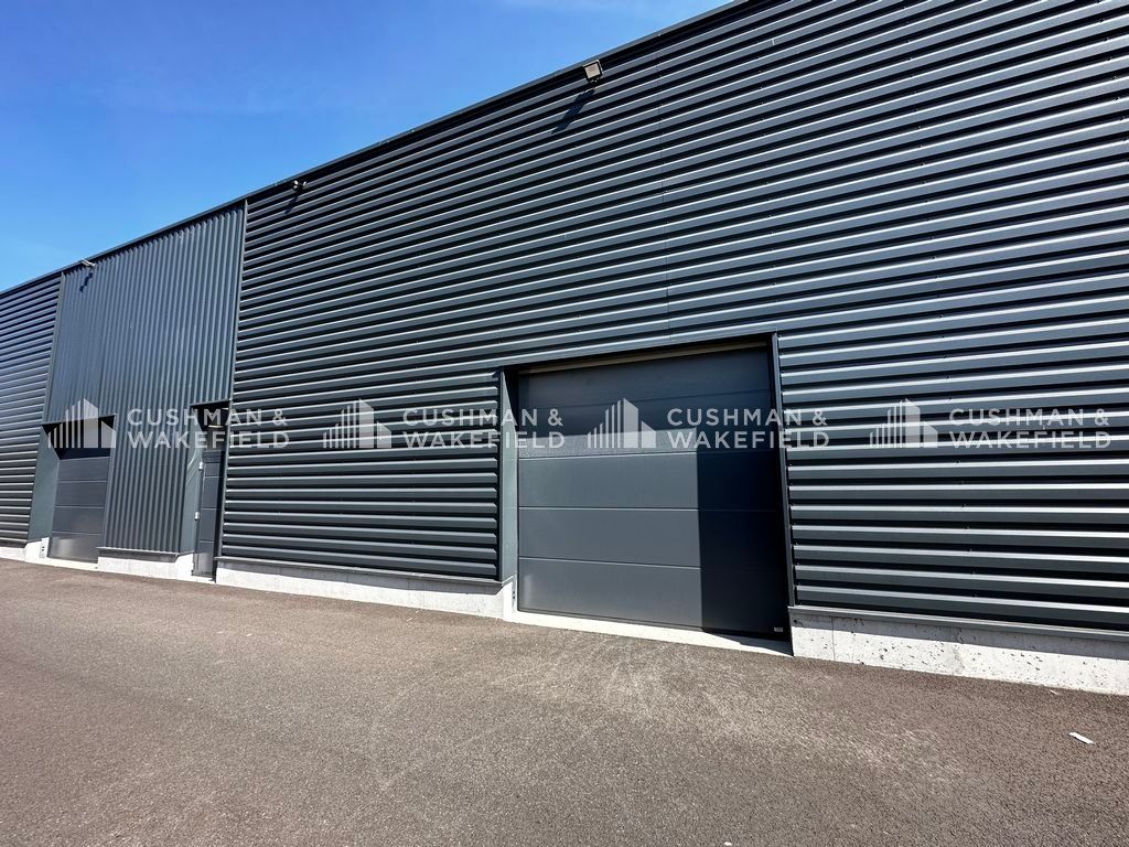 Location activités 171 m² non divisibles