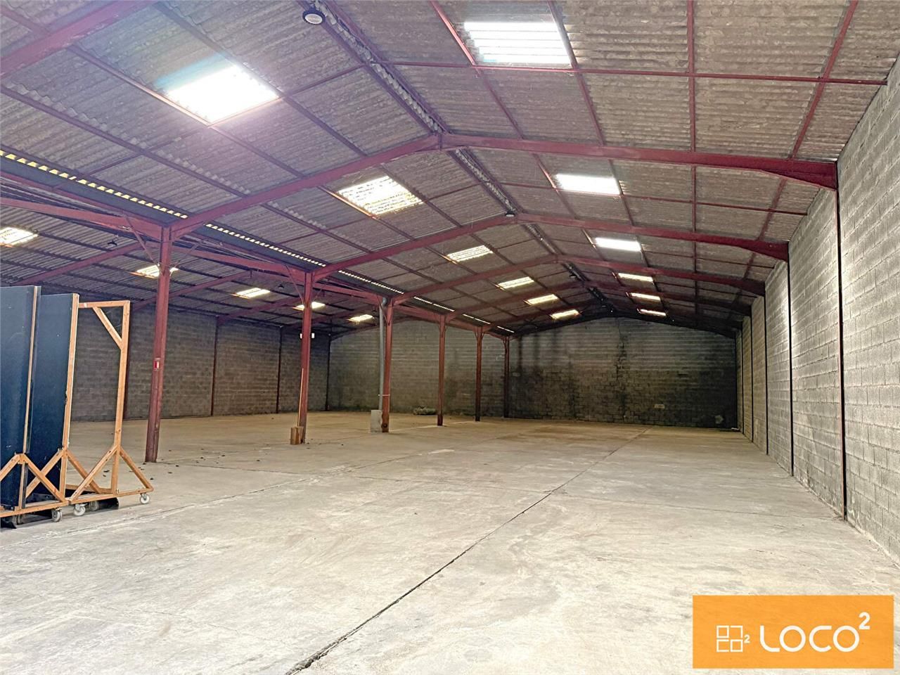 Location local 1200.00 m² à SAINT ALBAN