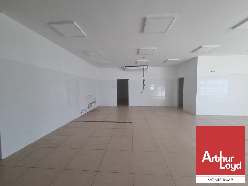 Location local commercial 210 m² non divisibles