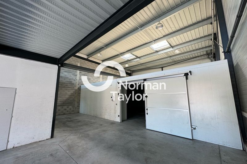 Location local d''activites 315 m² non divisibles