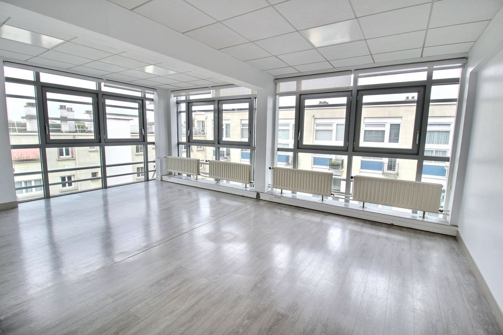 Location bureaux 570 m² divisibles à partir de 190 m²