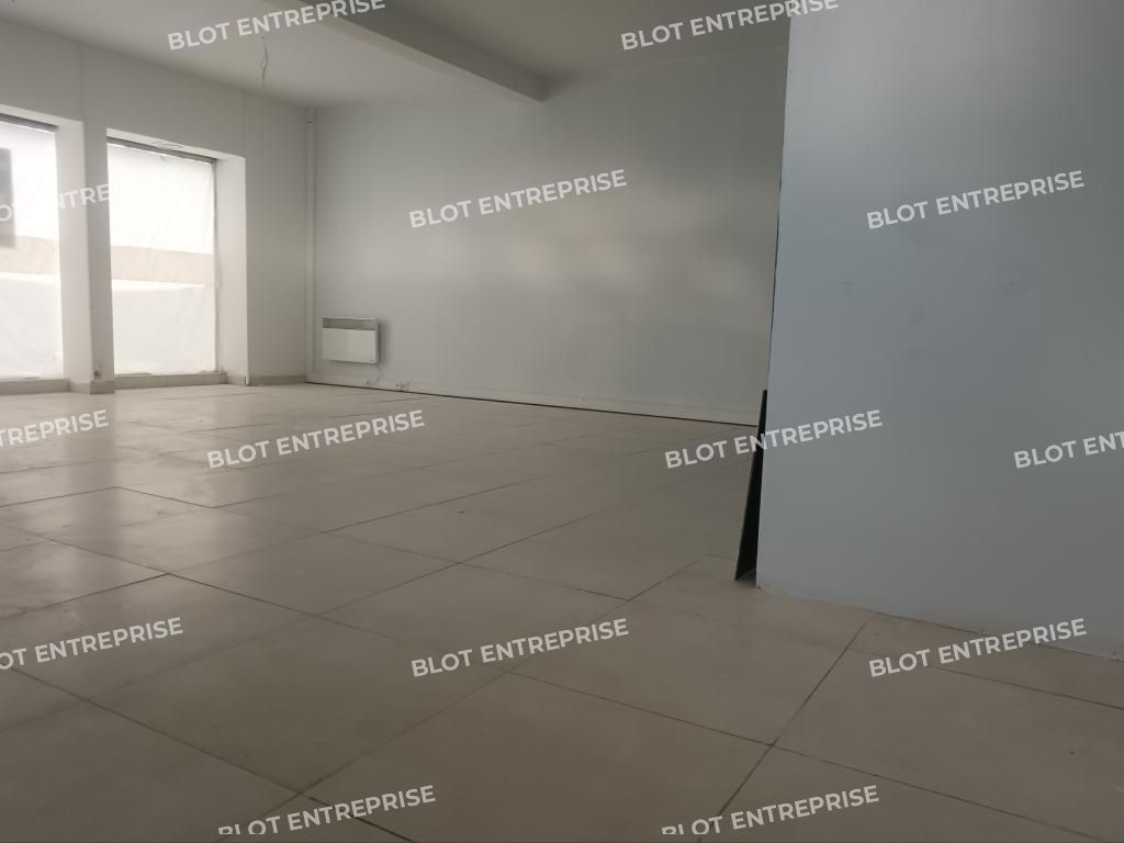 Location local commercial 72 m² non divisibles