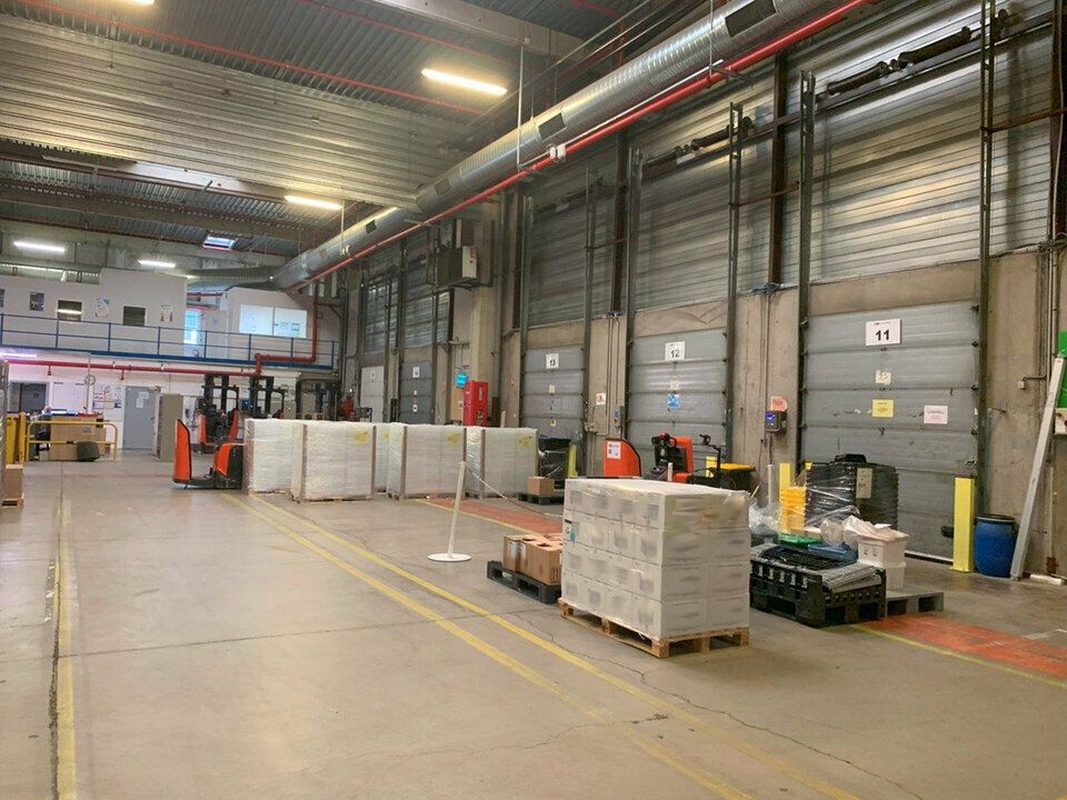 Location entrepot 3584 m² non divisibles