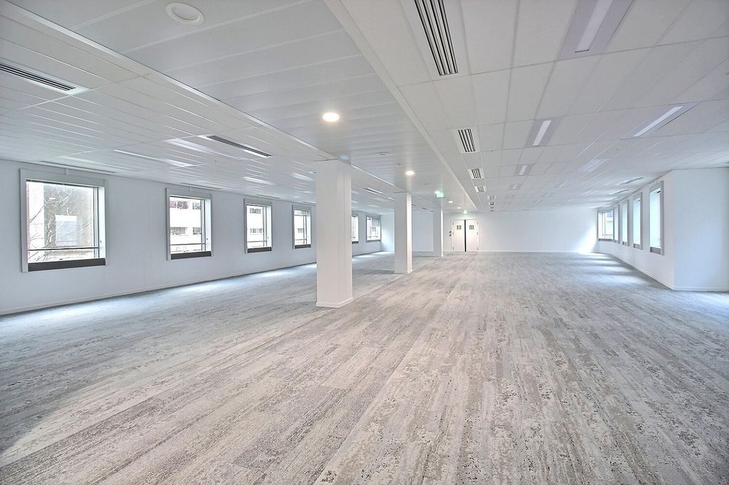 Location bureaux 2024 m² divisibles à partir de 91 m²