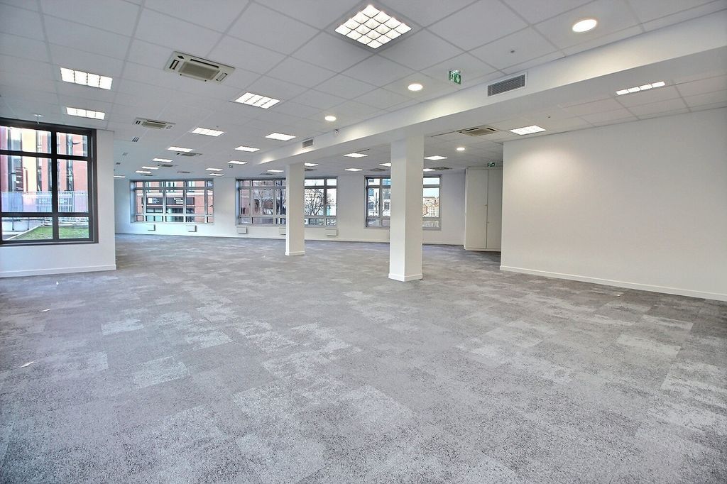 Location bureaux 1986 m² divisibles à partir de 244 m²
