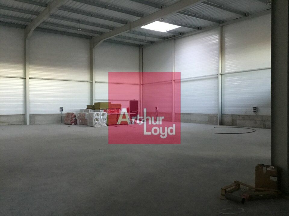 CLERMONT-FERRAND A LOUER LOCAL D'ACTIVITÉ 383 M² PROGRAMME