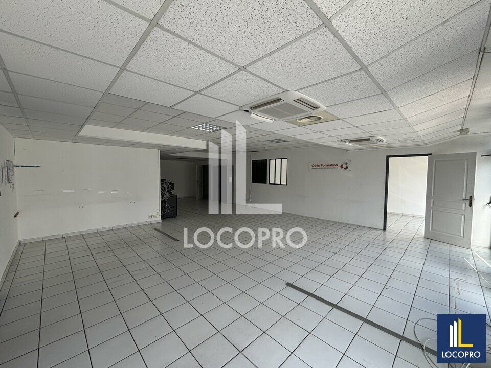 À LOUER - BUREAUX 775 M2 DIVISIBLES - ZI CARROS