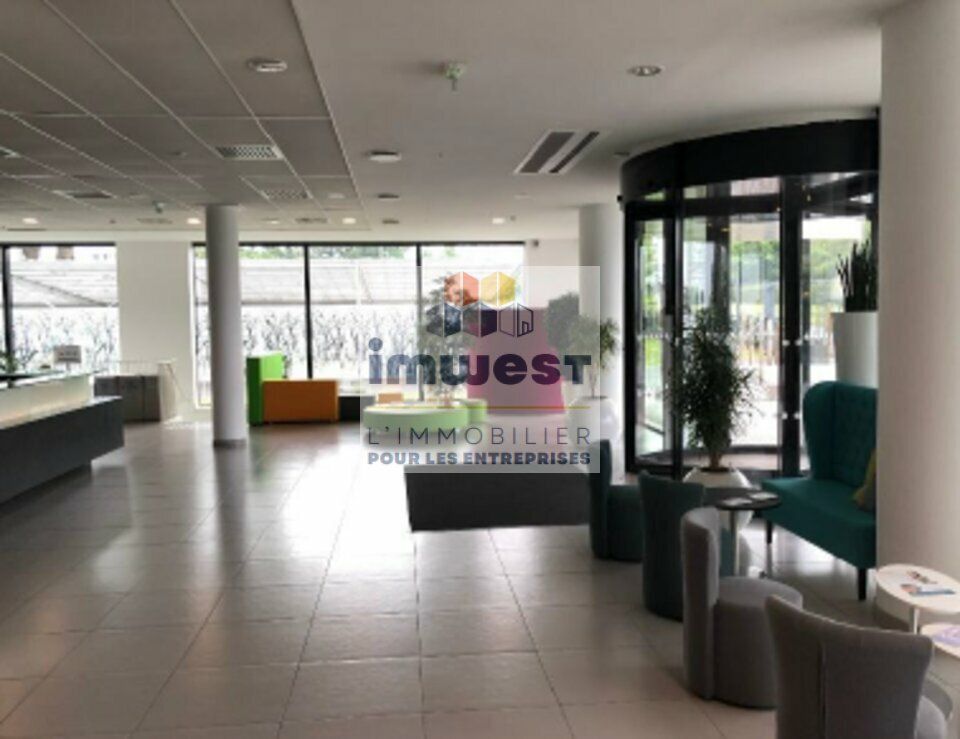 Location bureaux 1331.64 m² non divisibles