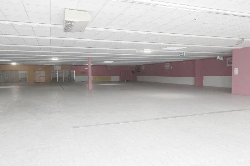 1490 m² dispo à La neuvillette