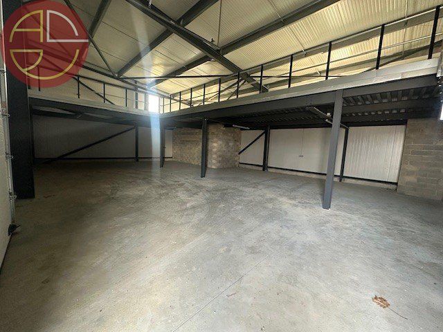Vente local 1550 m² à DEYME