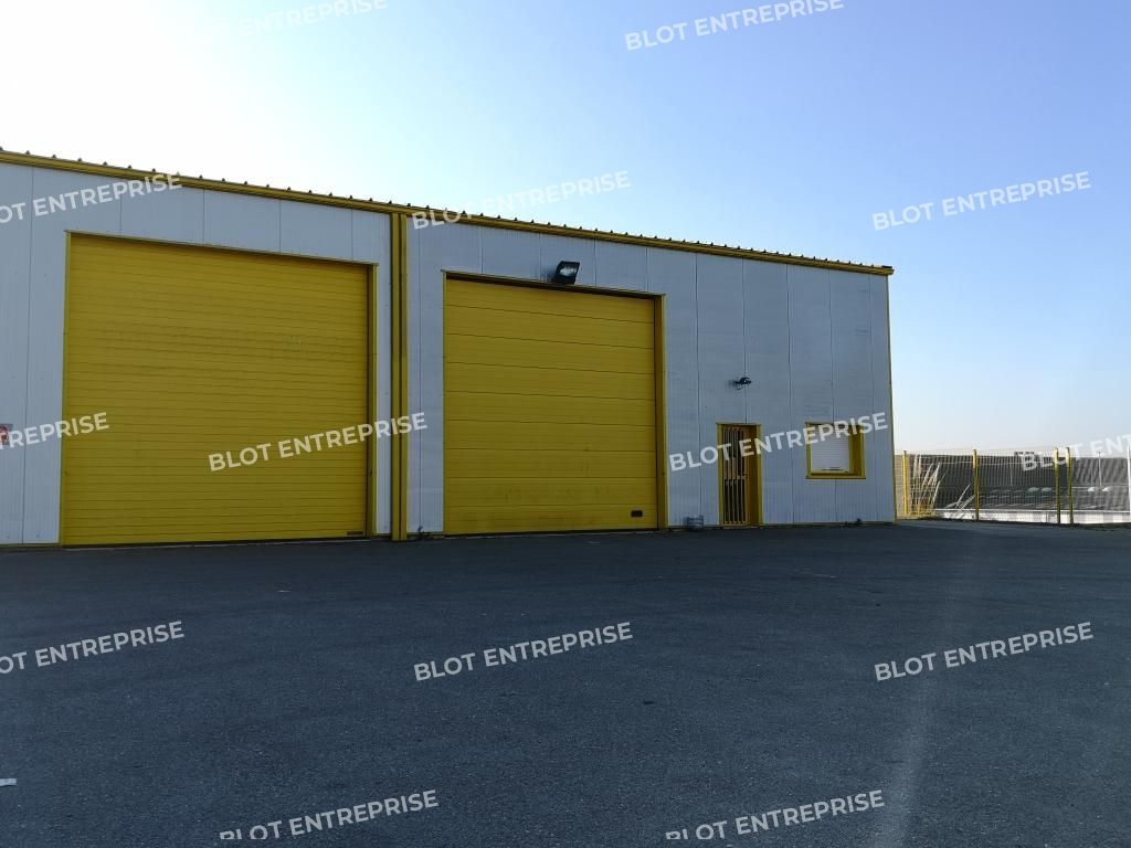 Location entrepôts 463 m² non divisibles